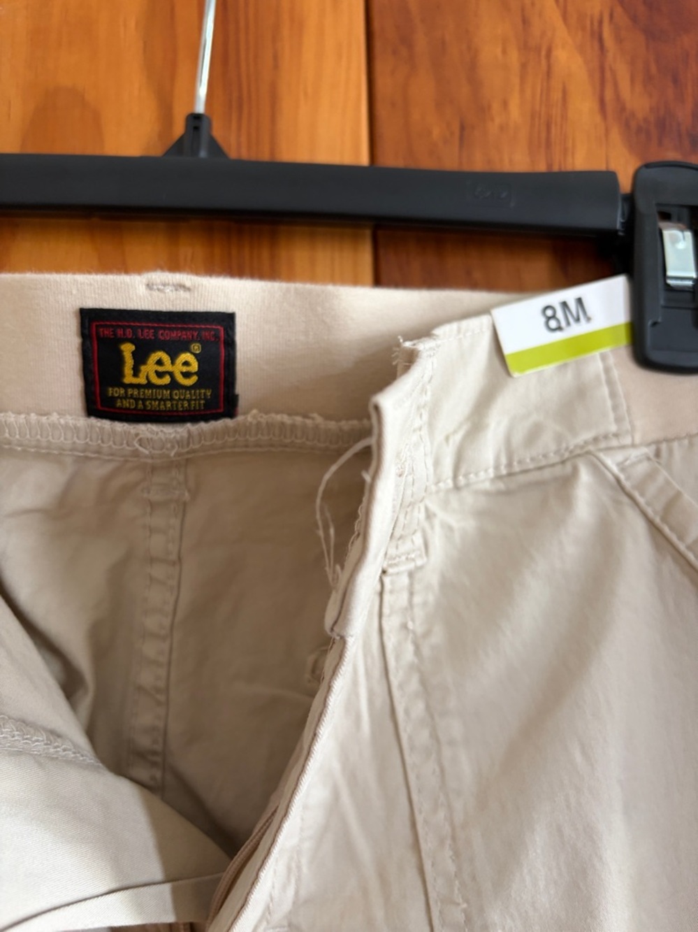 Lee Cargo Capris - Picture 2 of 3